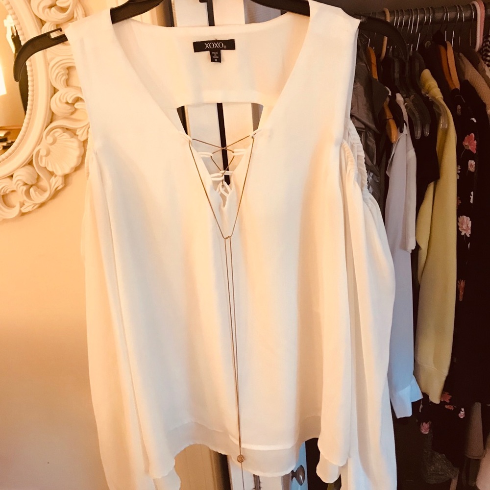 White shirt cold shoulder